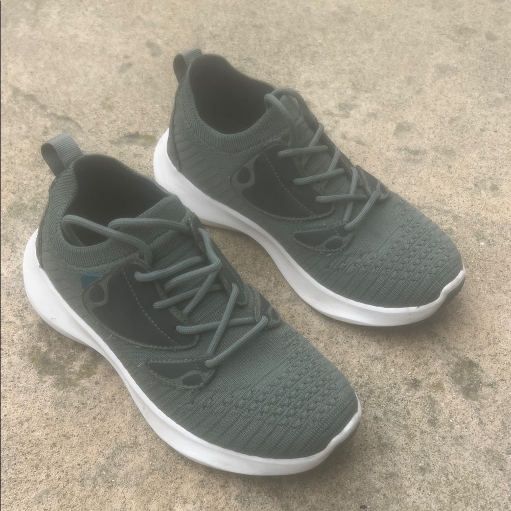 Vessi Everyday Mover 2.0 Women's Green Sneakers Size 5